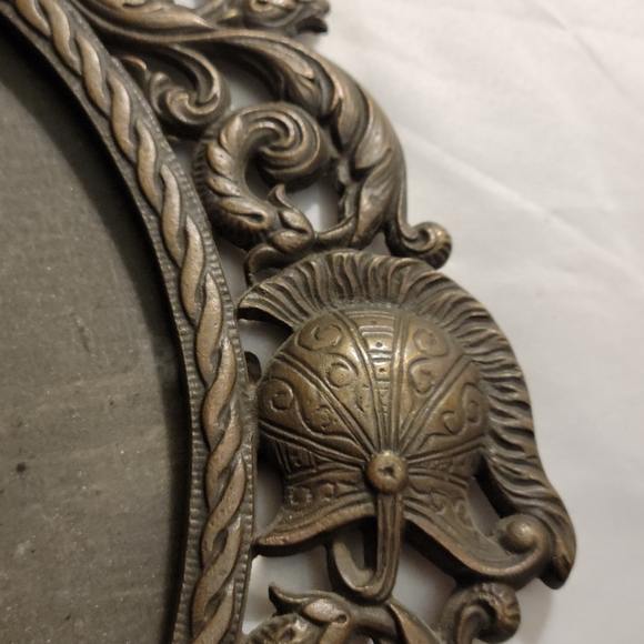 VINTAGE MEDIEVAL THEME BRASS MIRROR SWORDS AND SHIELDS DESIGN - Picture 11 of 16